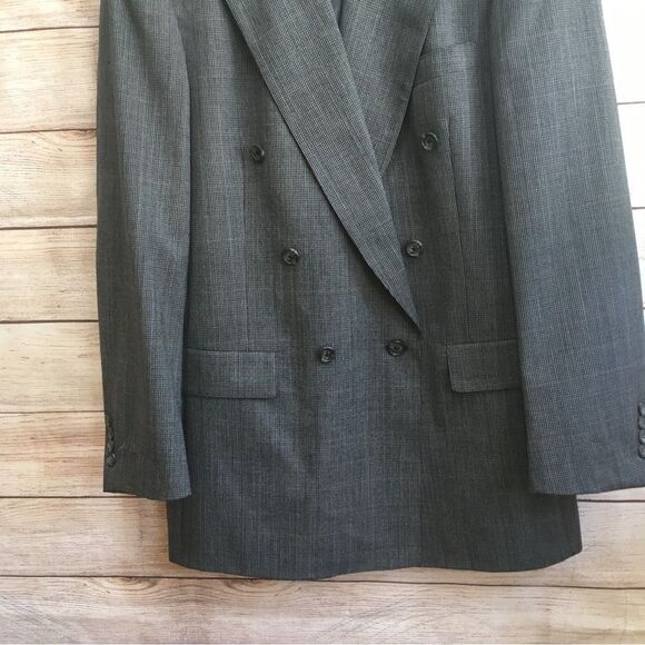 VINTAGE HART, SHAFFNER & MARX 100% WOOL DOUBLE BREASTED SUIT IN GRAY - Picture 4 of 13